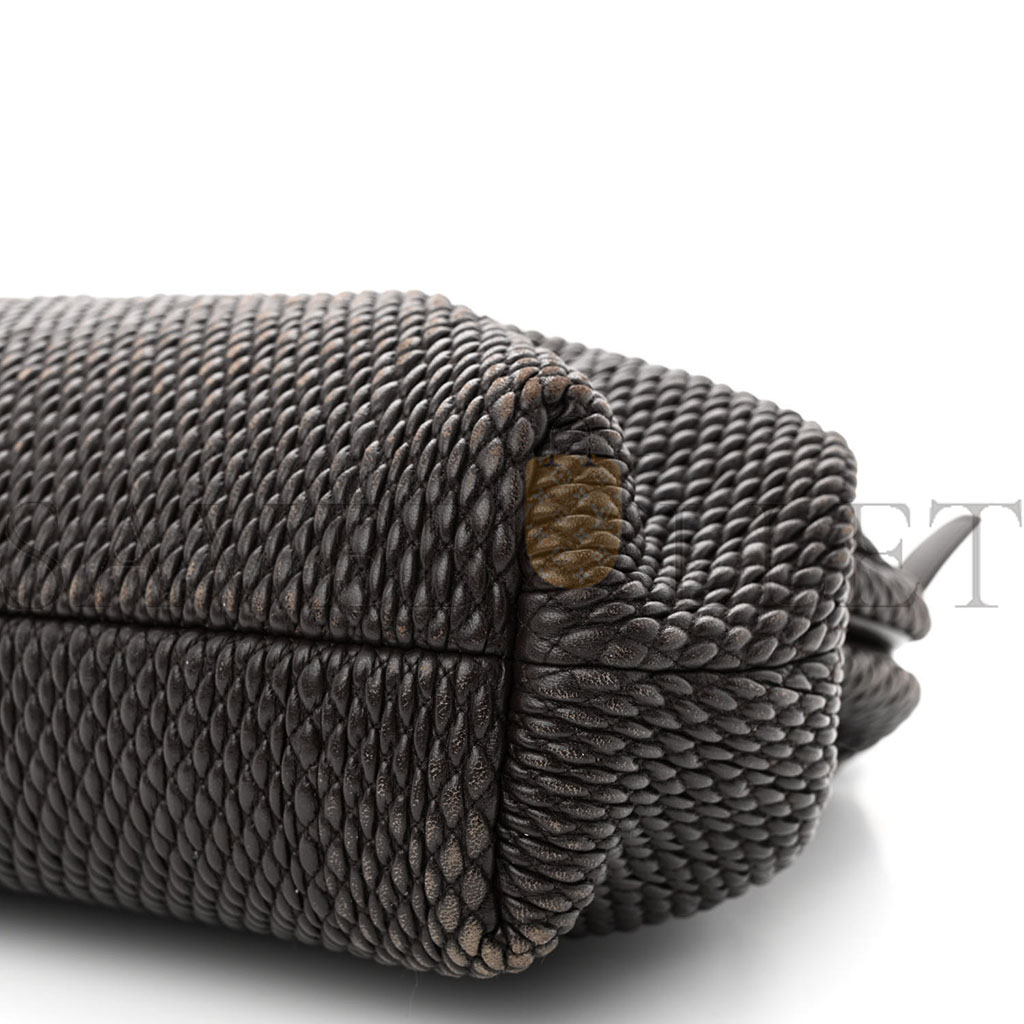 bo*te*ga Ve*ne*ta lambskin knit medium the point triangle bag fondant (30*25*13cm)