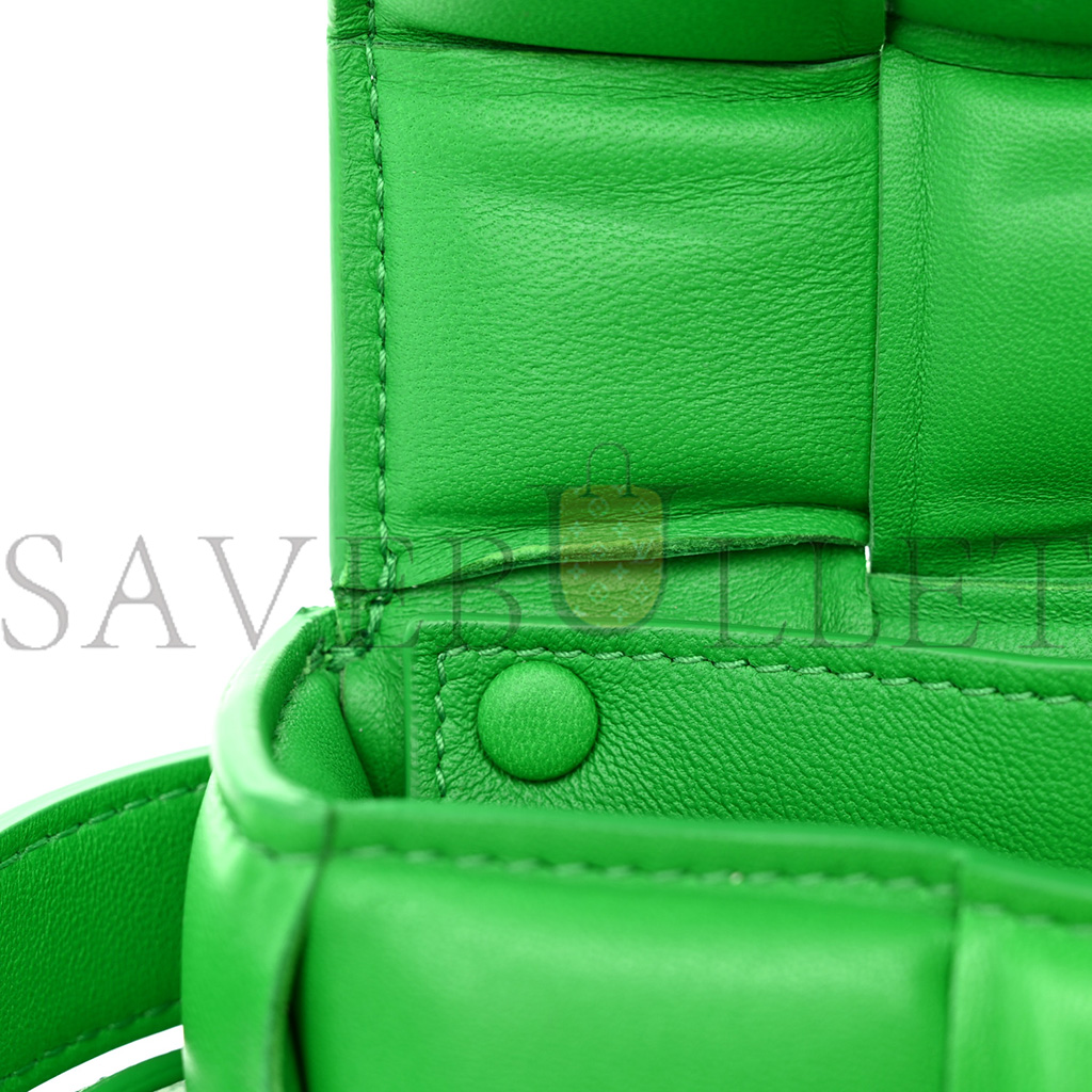 bo*te*ga Ve*ne*ta nappa maxi intreccio padded the belt cassette bag parakeet (18*9*6cm)