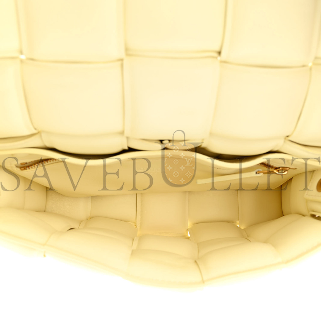 bo*te*ga Ve*ne*ta nappa maxi intreccio padded cassette crossbody bag zest (26*18*8cm)