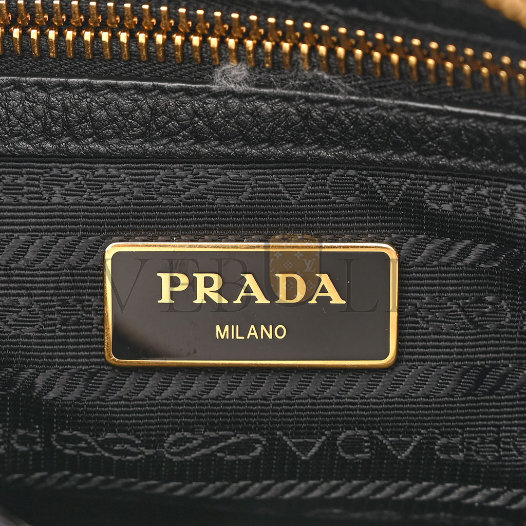 Pra*a vitello daino double zip crossbody bag black (24*17*2cm)