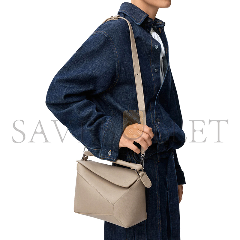 L0ew* small puzzle edge bag in soft grained calfskin a510p60xaw (24*16.5*10.5cm)