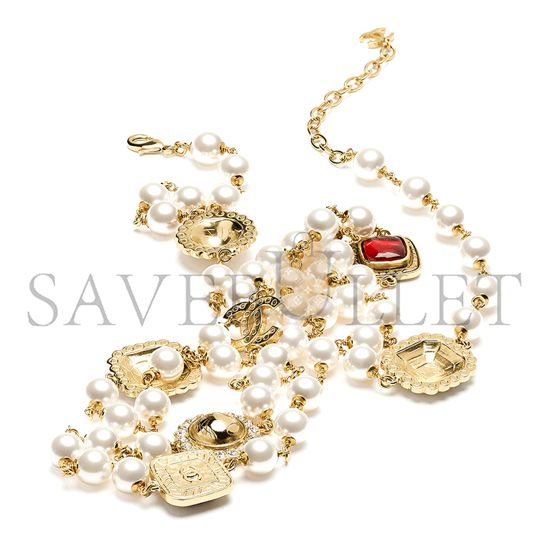 Ch**el long necklace metal, glass pearls & diamantÉs gold, red, pearly white & crystal abg681