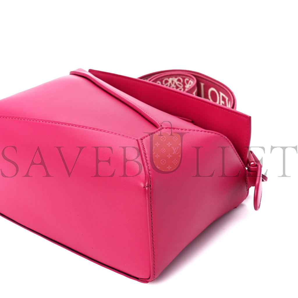 l*ew* satin calfskin monoCh*0me small puzzle edge bag ruby red glaze (24*16.5*10.5cm)