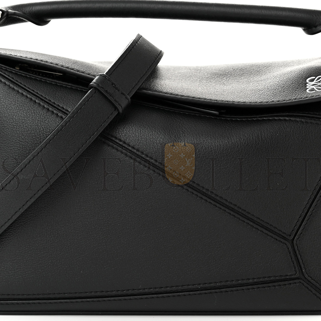 l*ew* calfskin small puzzle bag black (24*16.5*10.5cm)
