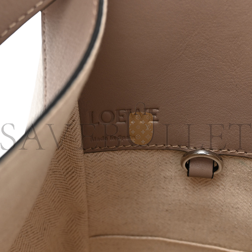 l*ew* calfskin small hammock shoulder bag avocado green sand (30*25*13.5cm)