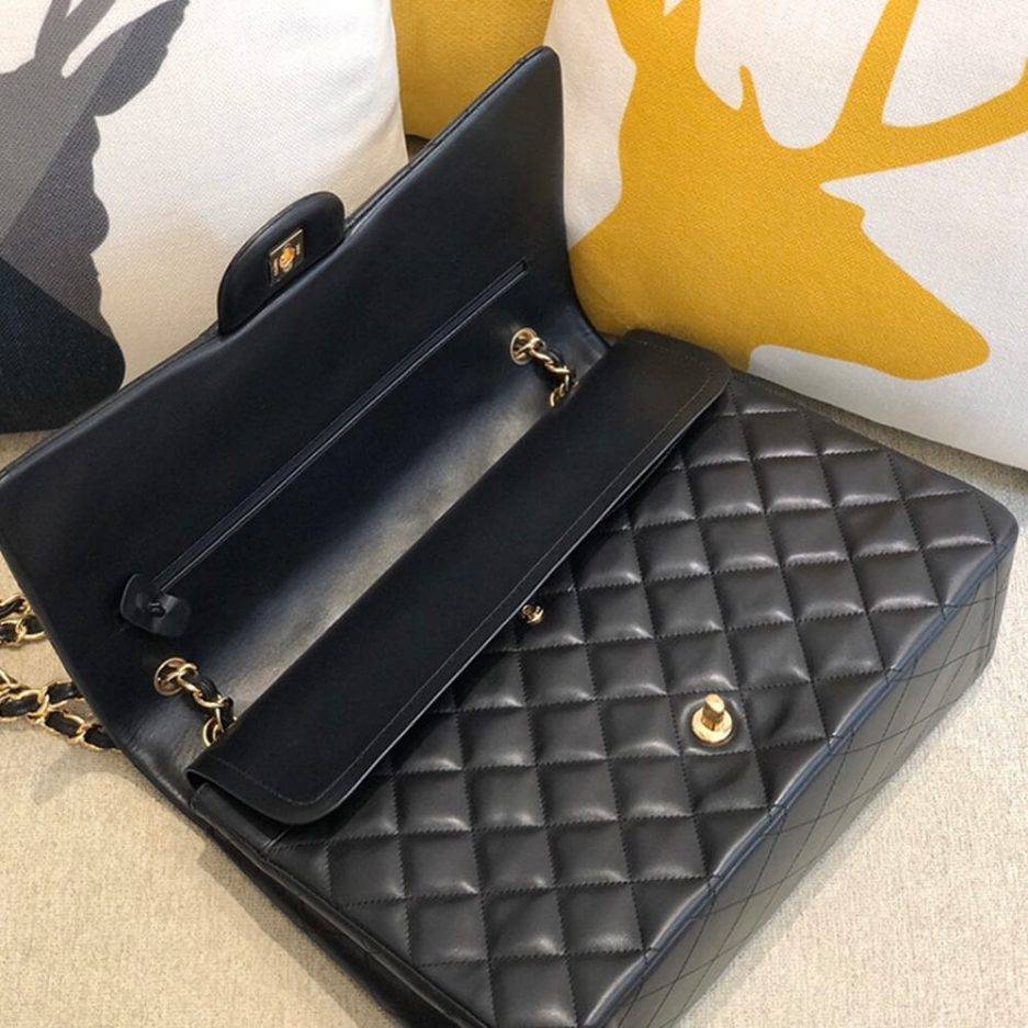 Ch*el classic flap maxi black caviar leather gold hardware (33*22*9cm)