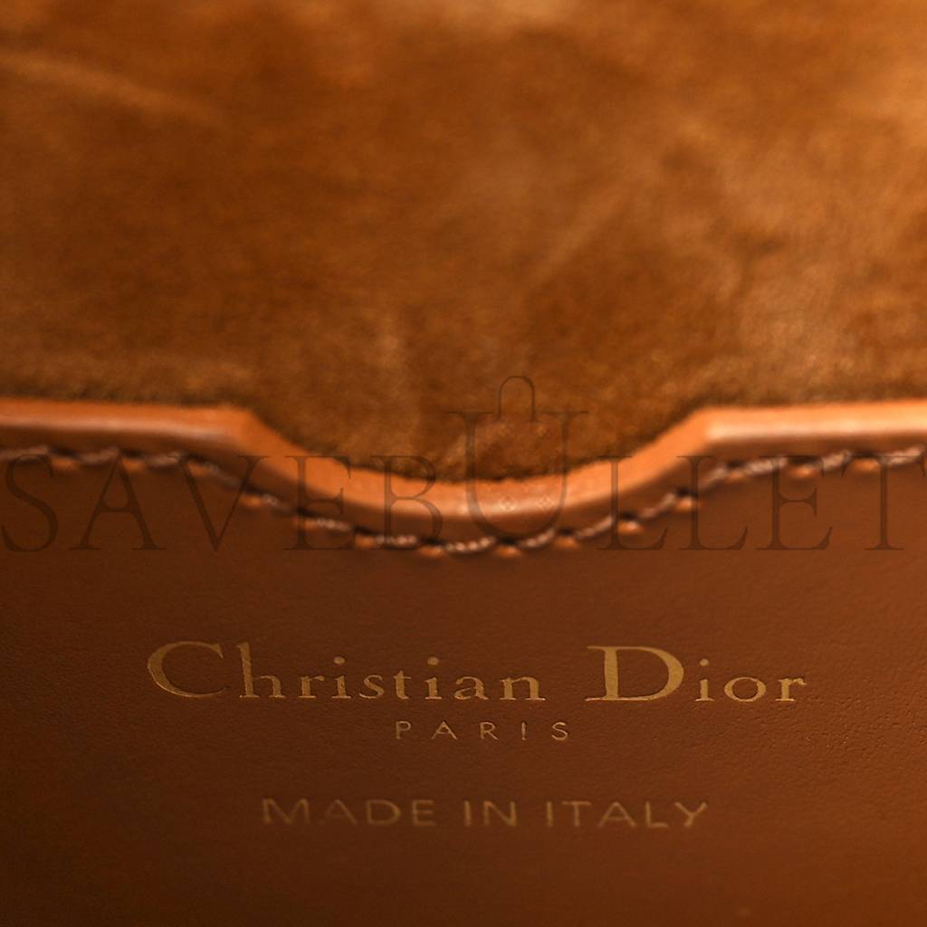D*or box calfskin medium bobby flap camel (22*17*6.4cm)