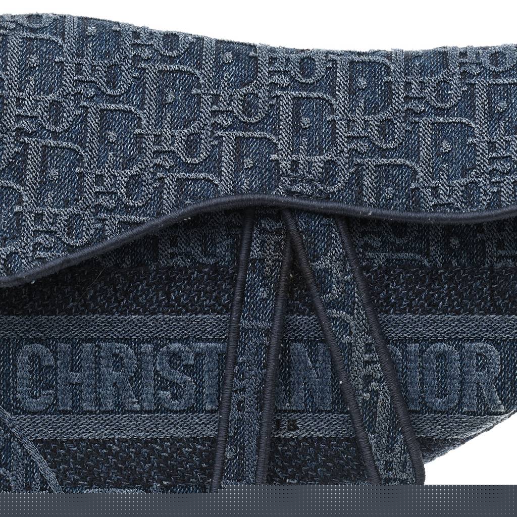 d*or oblique embroidered saddle bag De*1m blue (25*22*5.7cm)